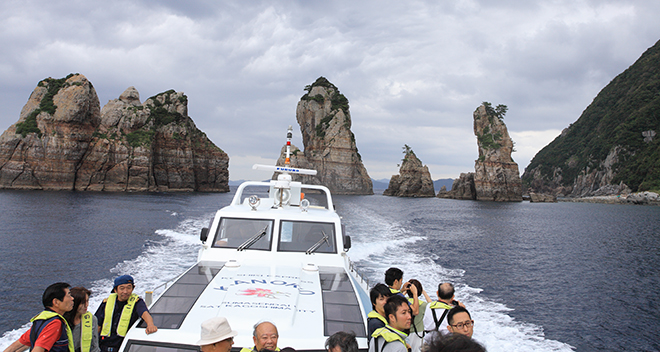 いちばん近い離島で奇岩と断崖のパノラマを