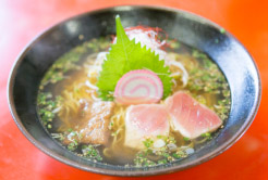 ちょこっと中華なまぐろラーメン／蘭蘭