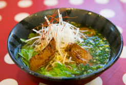 まぐろラーメン／ゆのまえ食堂